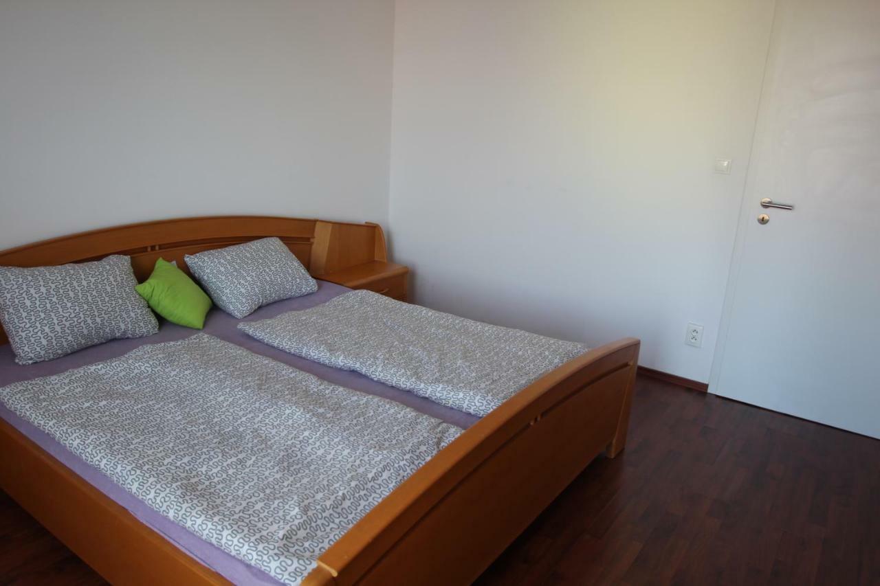 Halex 3 Appartement Bojná Buitenkant foto